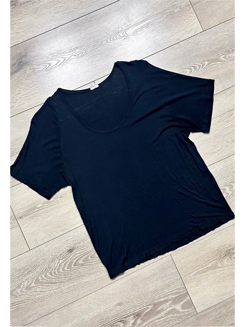 Wilfred Free Aritzia Scoop Neck Slouchy Short Sleeve Tee